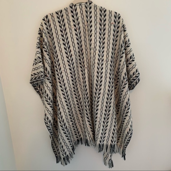 Mudd lightweight kimono white blackfringe - Picture 8 of 9